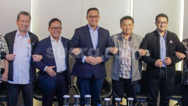 Moment Kubu Anies Baswedan Pamer Mendunianya Tebet Eco Park: Mudah-mudahan Standar Rumputnya Tidak Dipermasalahkan