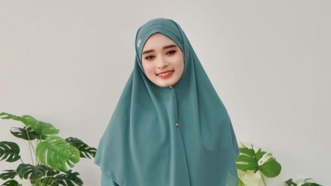 Ngaku Tak Punya Teman Cerita, Inara Rusli Ungkap Cara Luahkan Perasaannya: Di Atas Sajadah Aja