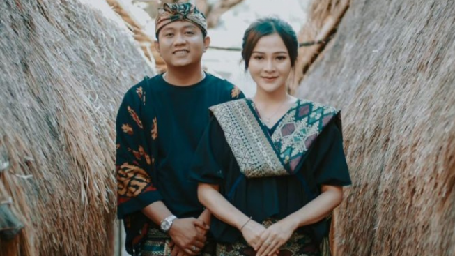 Bella Bonita Tak Berkedip Saat Melihat Suami Nella Kharisma, Netizen Singgung Ketampanan Dory Harsa