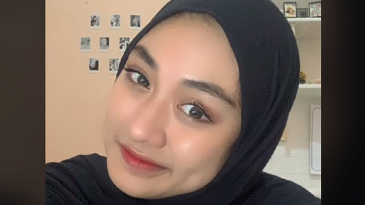 TikToker cantik, Nafhafirah, yang diketahui mengagumi komika Mamat Alkatiri. [TikTok/@nafhafirah]