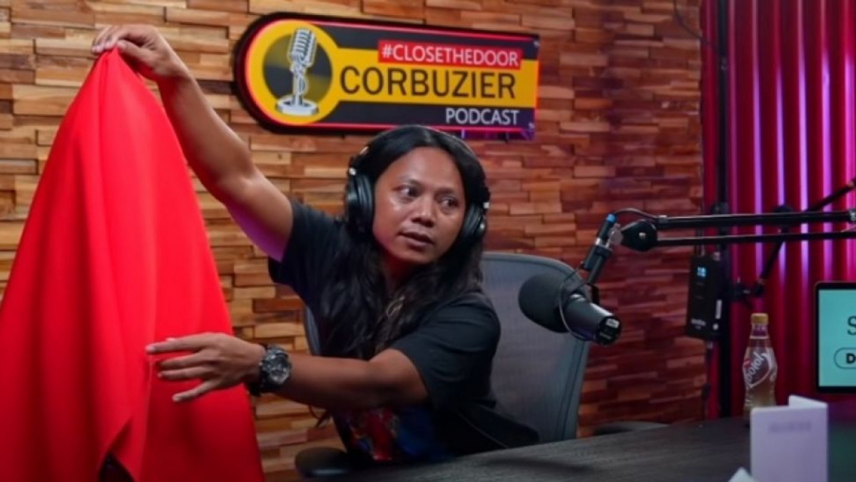 Dede Inoen di podcast Deddy Corbuzier terbaru. (YouTube/Deddy Corbuzier)