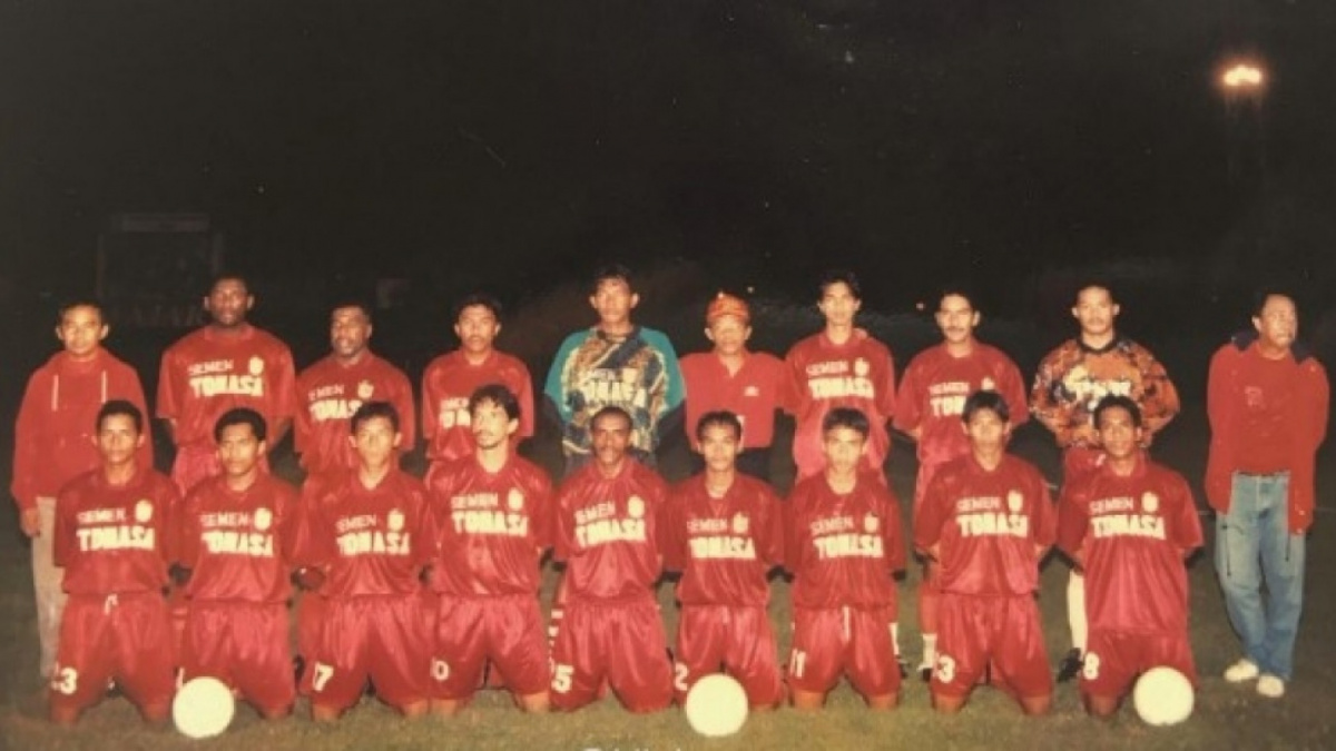 Potret Bahar Muharram bersama PSM Ligina IV 1997/1998. (Dok: Instagram/kliping_psm)