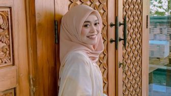 Fantastis! Harga Sendal Lebaran Lesti Kejora Bisa Beli Bakso se Gerobak, Netizen Sampai Nyengir