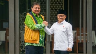 Airlangga Kenakan Baju Hijau Khas PKB, Golkar Sepakat Usung Prabowo-Cak Imin di Pilpres 2024?