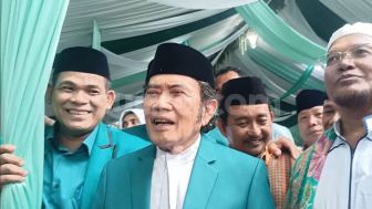 Viral, Rhoma Irama Wajibkan Pegawai Shalat Berjamaah