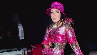 Joget sambil Pamer Body Langsing, Melly Goeslaw Malah Kena Nyinyir Netizen: Aku Kira Aming