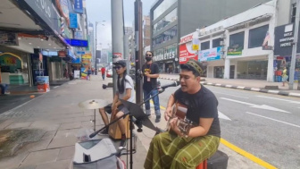 Berharap Seteru Dewi Perssik dan Nikita Mirzani Mereda, Aldi Taher Kembali Bikin Lagu Dadakan