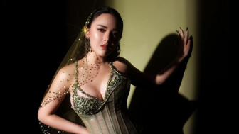 Cek Fakta: Arya Saloka Rancang Langsung Sesi Photoshoot Amanda Manopo