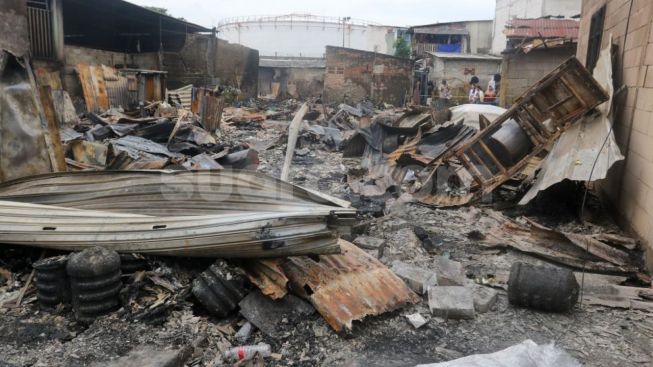 Tak Mungkin untuk Ditunda, Warga Gelar Resepsi Pernikahan Dekat Lokasi Kebakaran Depo Plumpang