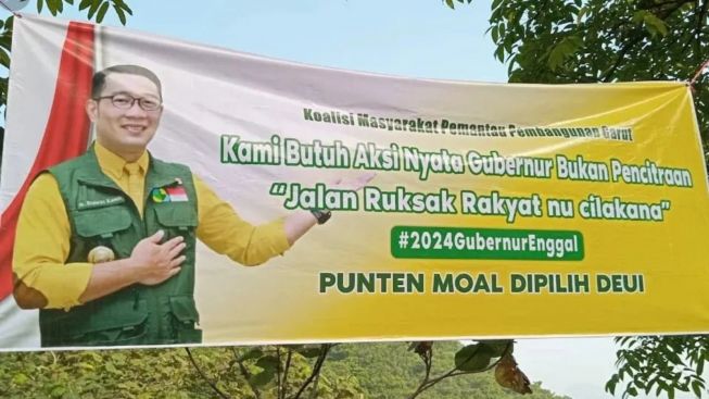 Terpecut Spanduk Tak Ada Perbaikan Jalan di Jawa Barat, Ridwal Kamil Langsung Postingkan Ini