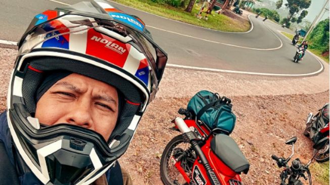 Tunaikan Mudik Lebaran, Ariel Noah Tunggangi si Kuda Besi Bikin Warganet 'Kerasukan'