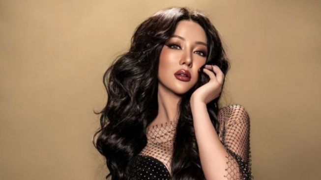 Lihat Lucinta Luna Goyang Syur Pakai Daleman Doang, Aurat Gak sih?