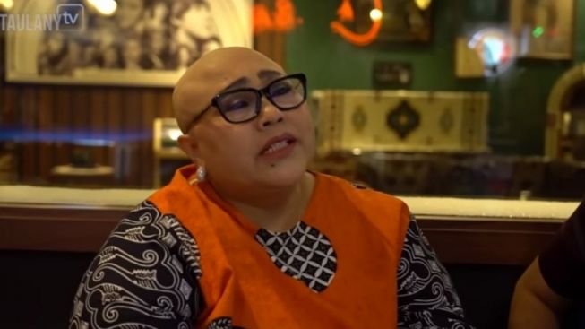 Sembuh Usai Jalani Operasi Kanker Payudara, Komedian Nunung Comeback Bareng Srimulat - Suara Linimasa