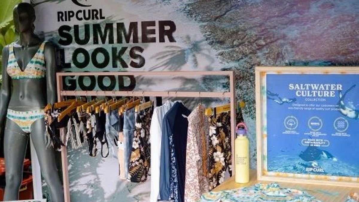 Koleksi bikini dan baju renang kampanye Summer Looks Good On You dari Rip Curl. [Rip Curl/capture]