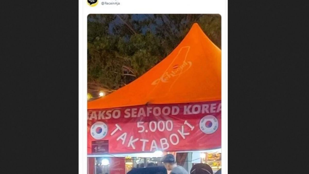 Lapak pedagang makanan Korea yang viral karena nama uniknya. [Twitter @ReceinAja/capture]