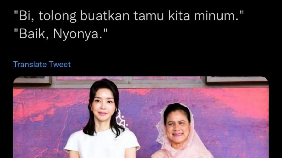 Seorang pengguna akun Twitter membuat komentar sarkasme soal foto iriana Jokowi dan Kim Kun-Hee, istri Presiden Korea Selatan. (Twitter) [Twitter]