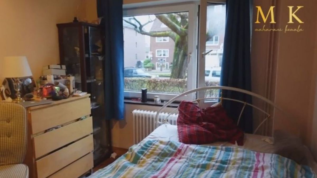 Kamar tidur Bunda Corla di Jerman [(YouTube)]