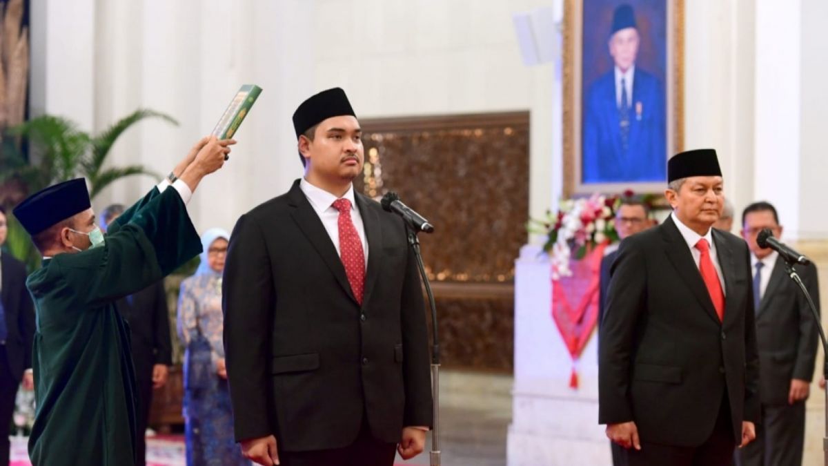 Presiden Joko Widodo (Jokowi) melantik Dito Ariotedjo sebagai Menteri Pemuda dan Olahraga dan Komjen RyckoAmelza sebagai Kepala BNPT (BPMI Sekretariat Presiden)