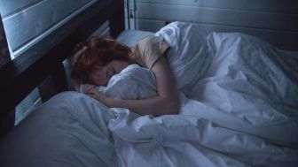 Durasi Tidur yang Kurang Selama Hari Kerja Bisa Digantikan Tidur Seharian di Akhir Pekan, Benarkah?