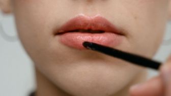 Apa Itu Ombre Bibir? Simak di Sini Berikut 7 Tips Melakukannya biar Cantik Menawan!