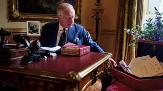 Potret Terbaru Raja Charles III Super Stunning, Tampak Jadi Pria yang Berbeda