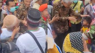 Gibran Unggah Momen Ganjar Disambut Meriah Warga di Acara Muhammadiyah, Publik: Nanti 'Disemprit' Sama Banteng Lho Mas