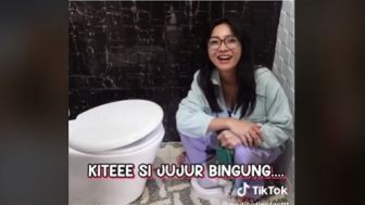 WC di Rumahnya Berhadapan, Reaksi Kaget Ayu Ting Ting Masuk Toilet Eko Patrio Bikin Ngakak
