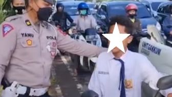 Viral, Pelajar Ini Malah Emosi hingga Maki Polisi Saat Diingatkan Pakai Helm