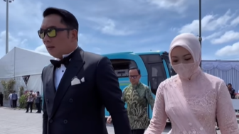 Ridwan Kamil dan Istri Datang ke Pernikahan Kaesang-Erina, Penampilannya Banjir Pujian