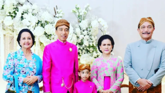 Luhut Unggah Foto Pakai Beskap saat Nikahan Kaesang-Erina Banjir Pujian: Ganteng Banget