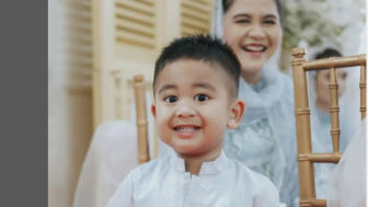 Mirip Al Nahyan! Foto Masa Kecil Kaesang Ternyata Plek Ketiplek dengan Keponakannya