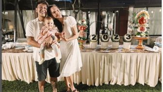 Nadine Chandrawinata Bagikan Foto Momen Tahun Baru Bareng Suami dan Anak: Biasanya Keluyuran, Kali Ini Berbeda