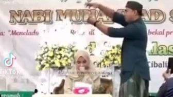 Videonya Viral, Qariah Nadia Tahan Marah Disawer Saat Ngaji: Itu Adab Baca Al-Qur'an