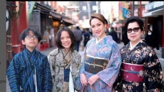 BCL Pamer Pakai Kimono Saat Di Jepang Banjir Pujian: Gitu Dong Pakai Baju yang Sopan