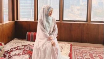 Tak Tanggapi Tudingan Mantan Suami Soal Selingkuh, Larissa Chou: Allah Bersama Orang-Orang yang Sabar