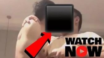 Viral Video Syur Selebgram Pria Ciuman dengan Seorang Cowok, Tangannya Raba Area Sensitif