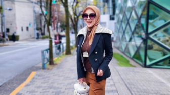 Akrab Banget, Syahrini dan Paris Hilton Kembali Berbalas Komentar di Instagram