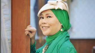 Ikhlas Luar Biasa, Dewi Yull Ucapkan Alhamdulillah saat Putrinya Dinyatakan Meninggal