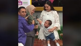 Lihat Sus Rini Hafal Semua Mainan Dino Rayyanza, Raffi Ahmad Ngakak Sampai Bengek