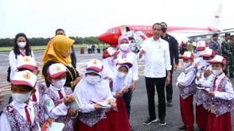 Sempat Nangis, Bocah SD Ini Akhirnya Bisa Ketemu Jokowi dan Iriana