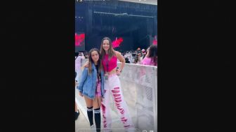 Nonton Konser Blackpink Bareng Mikhayla, Nia Ramadhani Dipuji Warganet Mirip Lisa