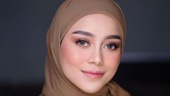 Rambut Kelihatan, Cara Berhijab Lesti Kejora Kembali Tuai Cibiran