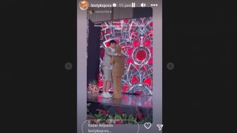Tangis Lesti Kejora Pecah di Atas Panggung, Rizky Billar Buru-Buru Menghampiri dan Peluk Sang Istri