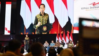 Jokowi Larang Menteri, Kepala Daerah hingga Pegawai Pemerintah Gelar Bukber Puasa Ramadan