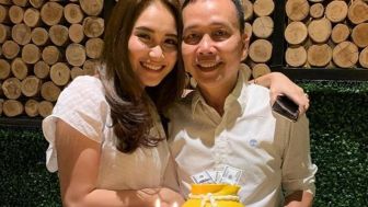 Sambut Boy William yang Kasih Kejutan Ayu Ting Ting, Gestur Kemayu Ayah Ojak Disorot: Mesra Amat