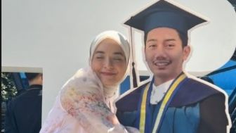 Nabila Ishma Hadir di Wisuda Mendiang Eril: Lunas Ya Janji Aku Jadi Pendamping Wisuda Kamu