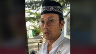 Wudu Sebelum Masuk Musala, Begini Reaksi Denny Sumargo Ditawari Ustaz 'Log In'