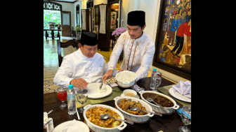 Kaesang Pangarep Sajikan Nasi di Piring Prabowo Subianto: Calon Wali Kota Depok Minta Dukungan