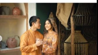 Erina Gudono Bagikan Photoshoot Bareng Kaesang Pangarep di Momen Lebaran, Netizen: Semoga Tahun Depan Ngerayainnya Sudah Bertiga