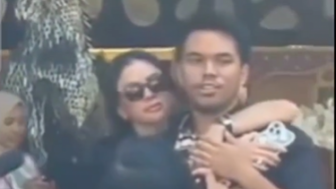 Nikita Mirzani Kepergok Gelendotan dengan Thariq Halilintar, Auto Dijodohkan: Thonik!